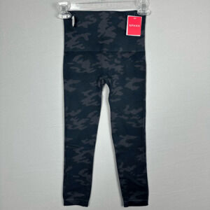 Spanx Look At Me Now Women’s Small Cropped Leggings Black Camo